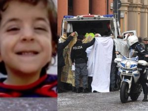 Il piccolo Gianlorenzo Manchisi sulla sinistra (da Il Corriere della Sera).
