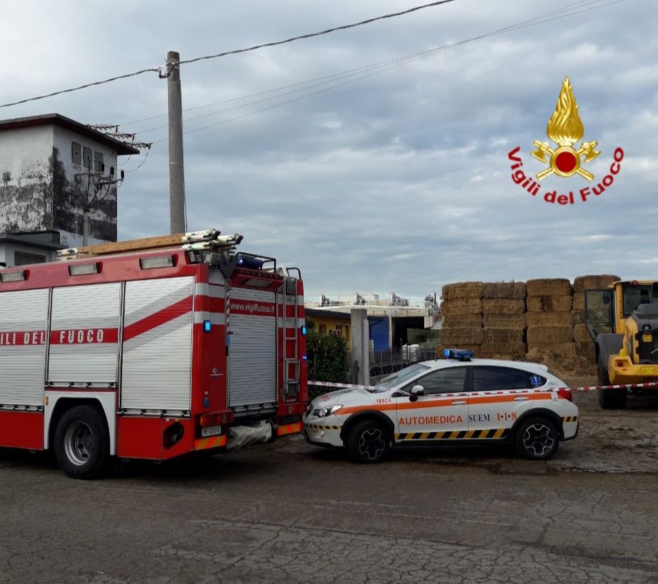 Incidenti sul lavoro, due operai morti schiacciati da ruspa e gru a ...