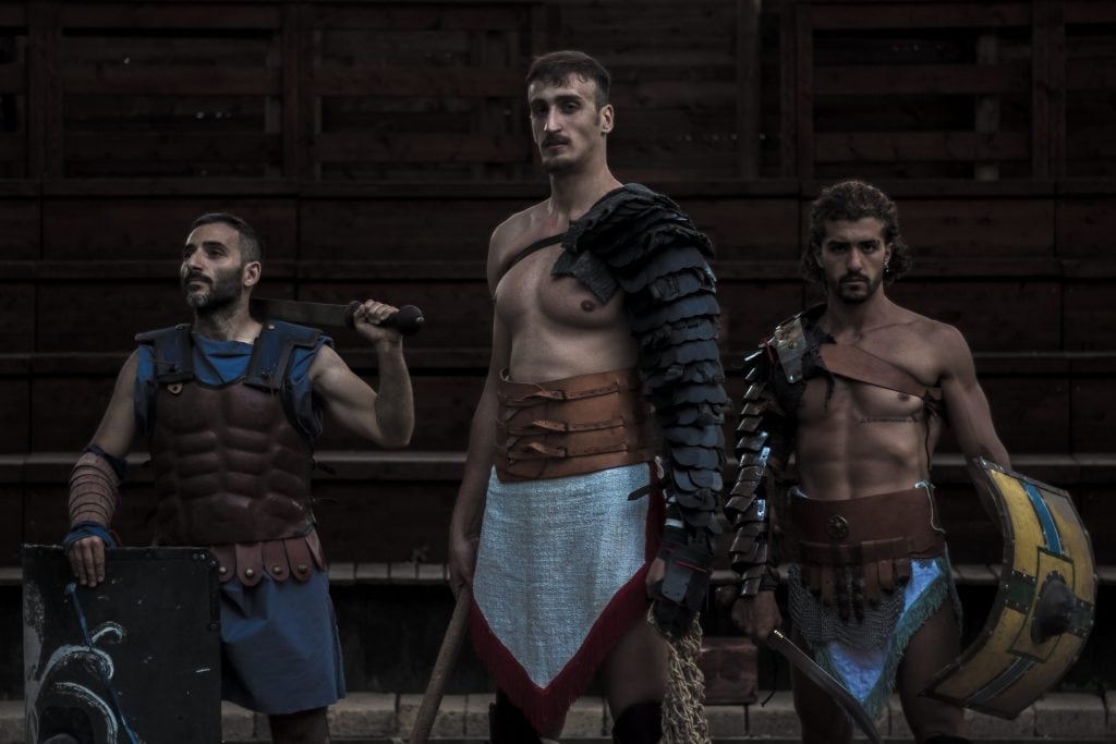 L'ArcheoTeatro Pompeiano porta in scena le storie dei gladiatori (fotografie di Vincenzo Paragallo).