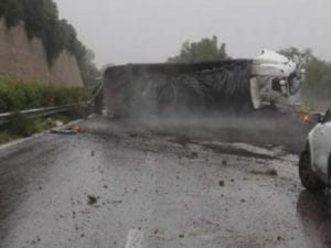 Incidente sulla A18 (Facebook).