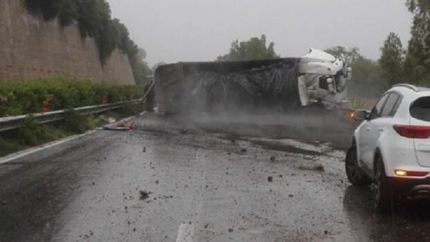 Incidente sulla A18 (Facebook).