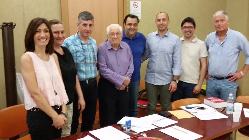 Foto da Facebook: Alberto Trionfetti con la commissione d’esame