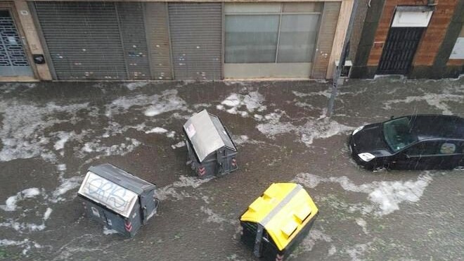 Immagine del temporale a Torino (LaPresse).