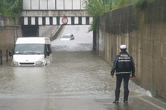 Sottopasso bloccato dalla pioggia a Cervia (Twitter).