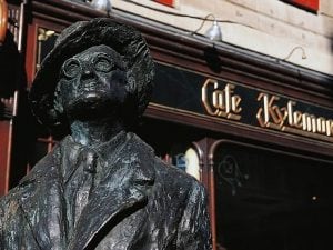 Il monumento a James Joyce ad O'Connel Street, Dublino.