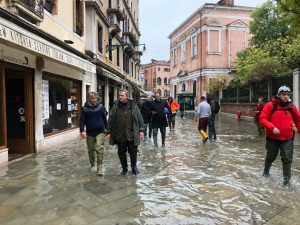 Emergenza acqua alta a Venezia (Twitter).