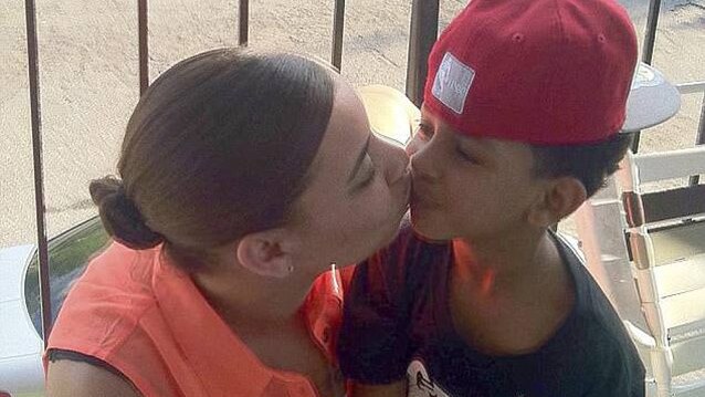 Gabriel Taye e la mamma (GoFundMe).