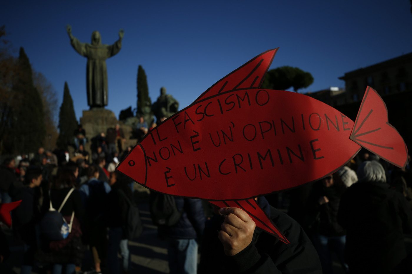 Un momento della manifestazione delle Sardine oggi in piazza San Giovanni