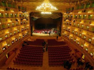 Il 1 gennaio 2020 al Gran Teatro La Fenice di Venezia si terrà il tradizionale Concerto di Capodanno.