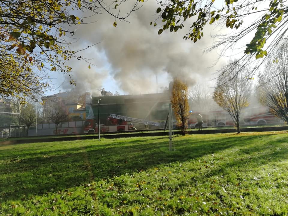 Incendio a Parma (Facebook).