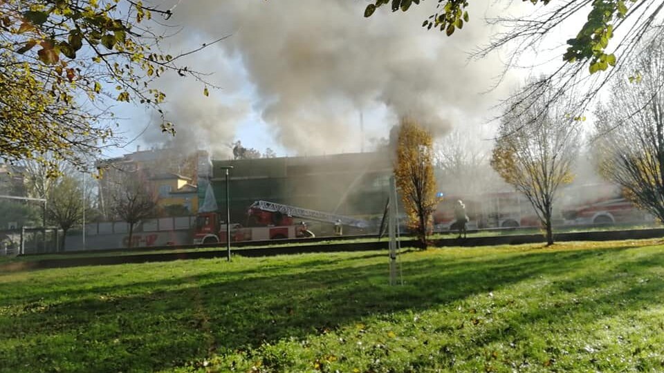 Incendio a Parma (Facebook).