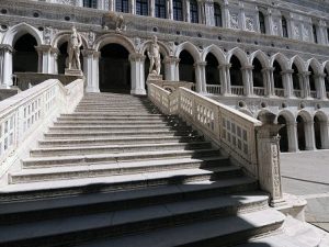 Fonte: Venezia Today (http://www.veneziatoday.it/cronaca/chiede–elemosina–4–anni–lavoro–disoccupato.html)