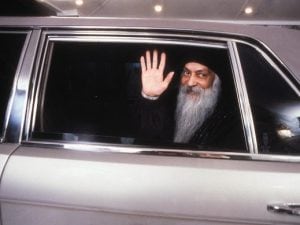 Osho Rajneesh muore il 19 gennaio 1990.