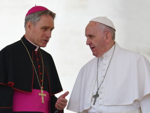 Padre Georg Gaenswein con papa Francesco
