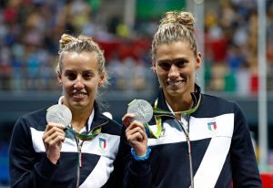Francesca Dallapè e Tania Cagnotto con l'argento vinto a Rio 2016