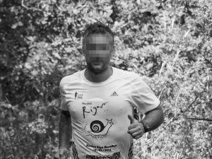 M.M. in una foto su Facebook