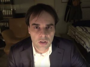 Tobias Rathjen nel video pubblicato su Youtube