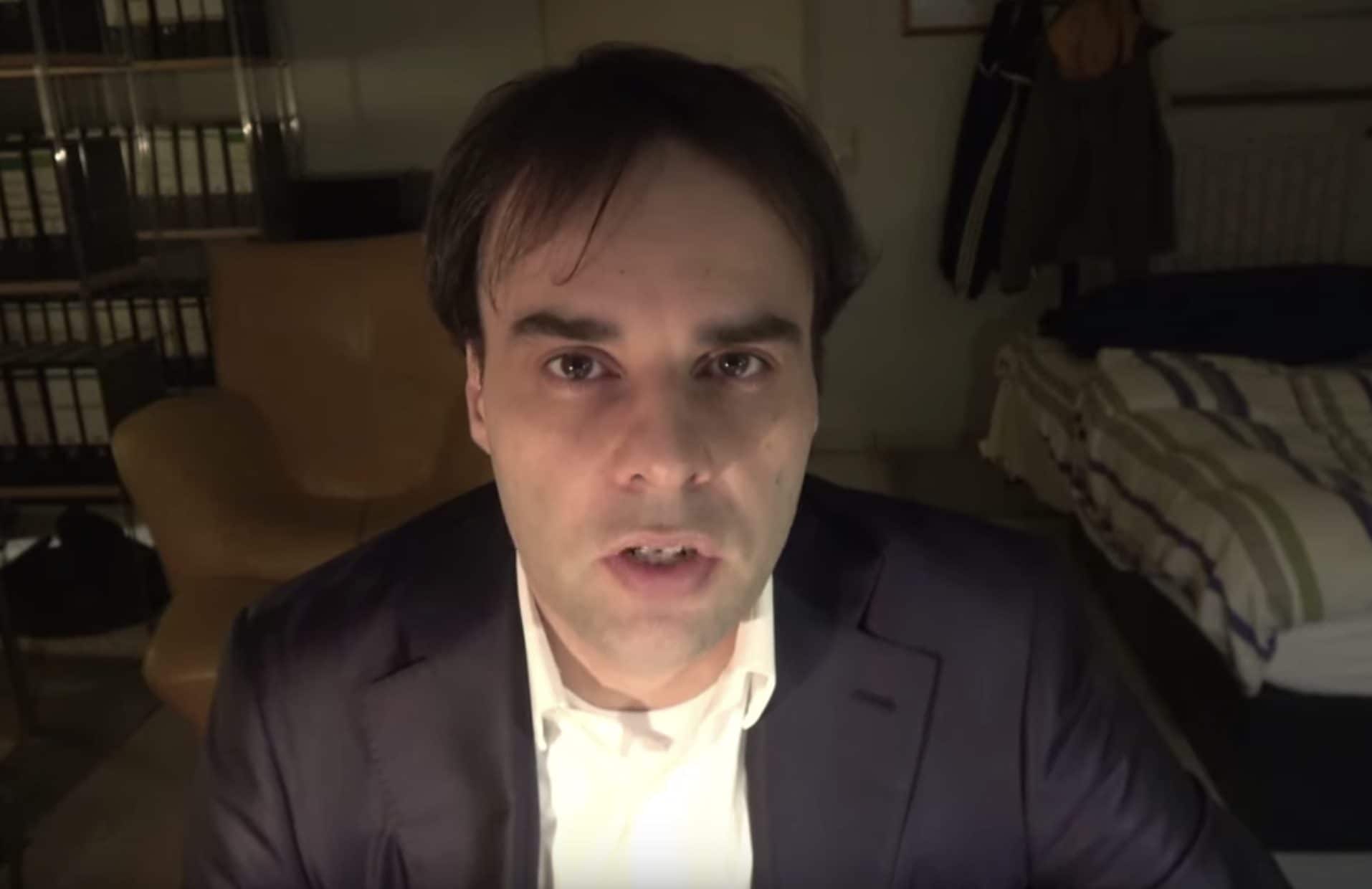 Tobias Rathjen nel video pubblicato su Youtube