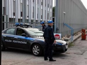 Parla l’agente