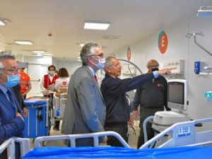 Da sinistra, l’assessore Angelo Sciapichetti, il governatore Luca Ceriscioli e Guido Bertolaso a Civitanova Marche.