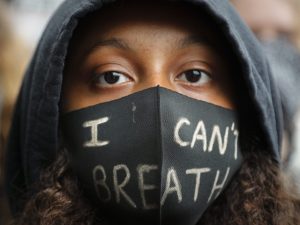 Dalla manifestazione del movimento Black Lives Matter a Londra
