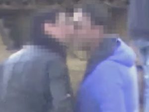 Il bacio nel video dei carabinieri