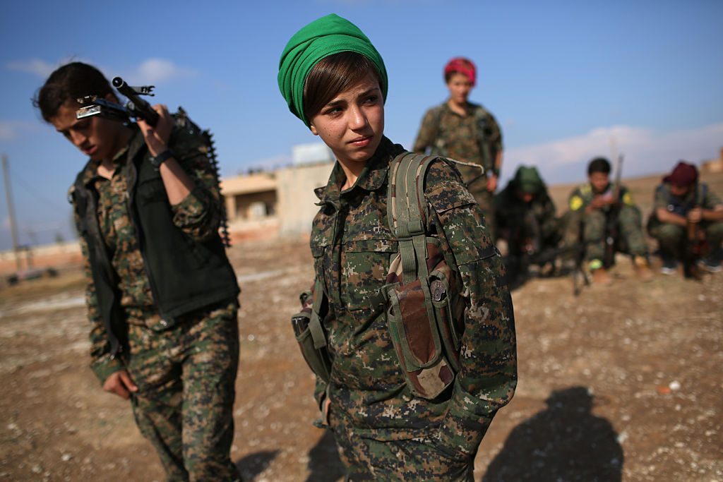 Combattenti curde nel Rojava