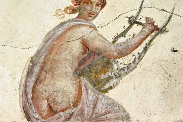 Villa San Marco, figura femminile con lira