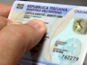 A che età non si dovrà più rinnovare la carta di identità: la novità annunciata dal ministro Zangrillo