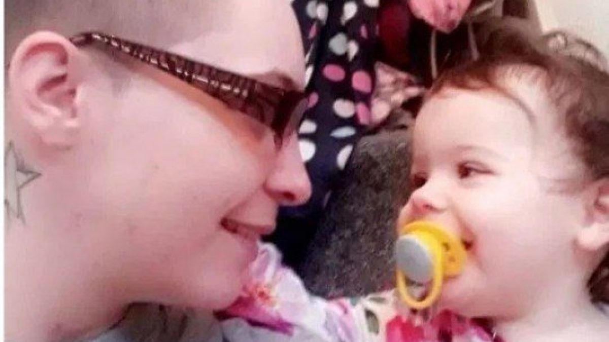 L’imputata con sua figlia
