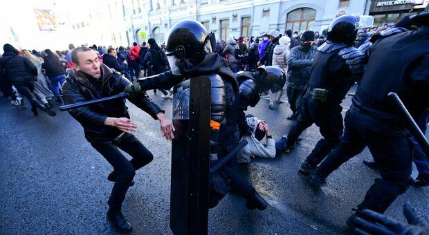 La Russia di Navalny e di TikTok: proteste nelle piazze e più di mille arresti