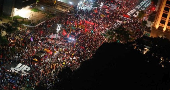 Le proteste contro Bolsonaro