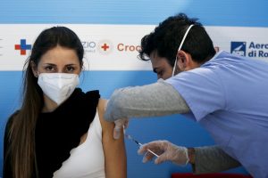 Quando si raggiungerà il 90% dei vaccinati che potrebbe alleggerire l'obbligo di green pass