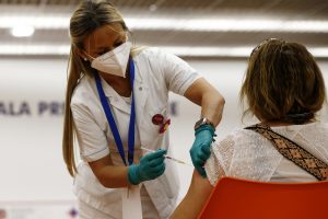 Il green pass spinge le vaccinazioni: negli ultimi due giorni boom di prime dosi