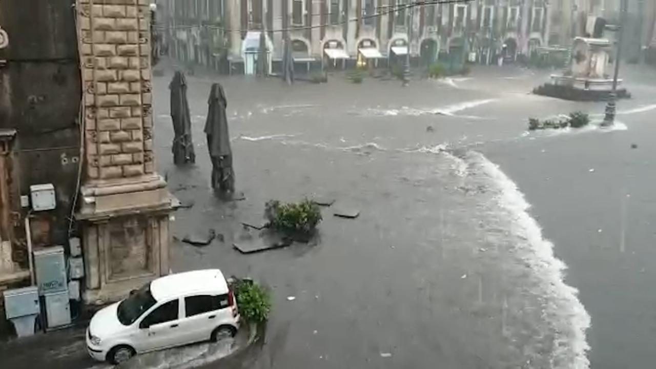 Il maltempo a Catania non è finito, allerta uragano Medicane: scuole chiuse fino a venerdì