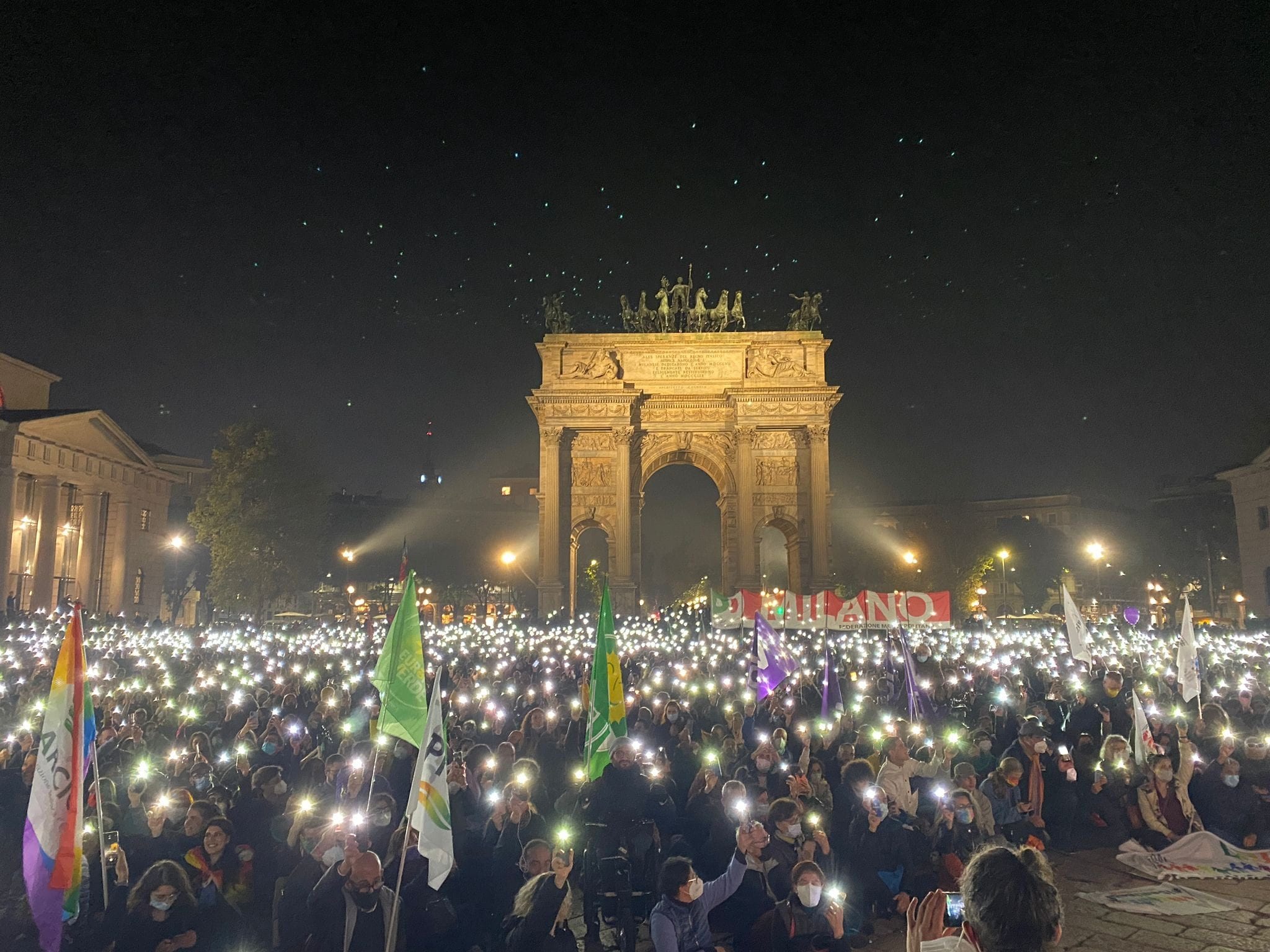 Manifestazione contro la bocciatura del DDL Zan al Senato (Foto di Simone Giancristofaro per Fanpage)