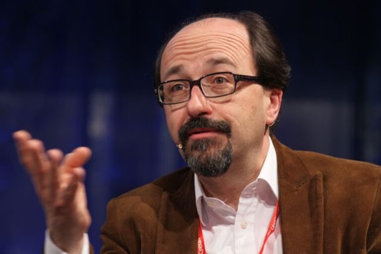 Bill Emmott (Wikimedia).
