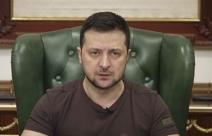 Zelensky ora teme un attacco con armi chimiche: “La Russia è uno stato terrorista”
