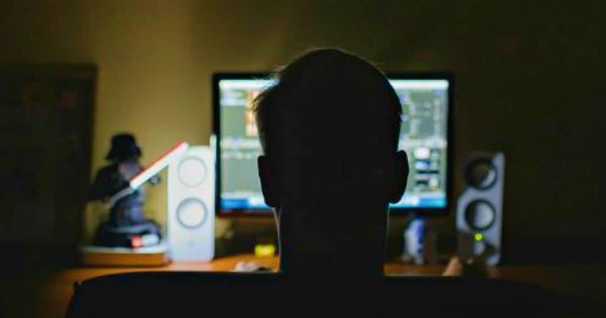 Medico arrestato per pedopornografia, indagini chiuse: "Da anni scambiava foto e video di bimbi su dark web"