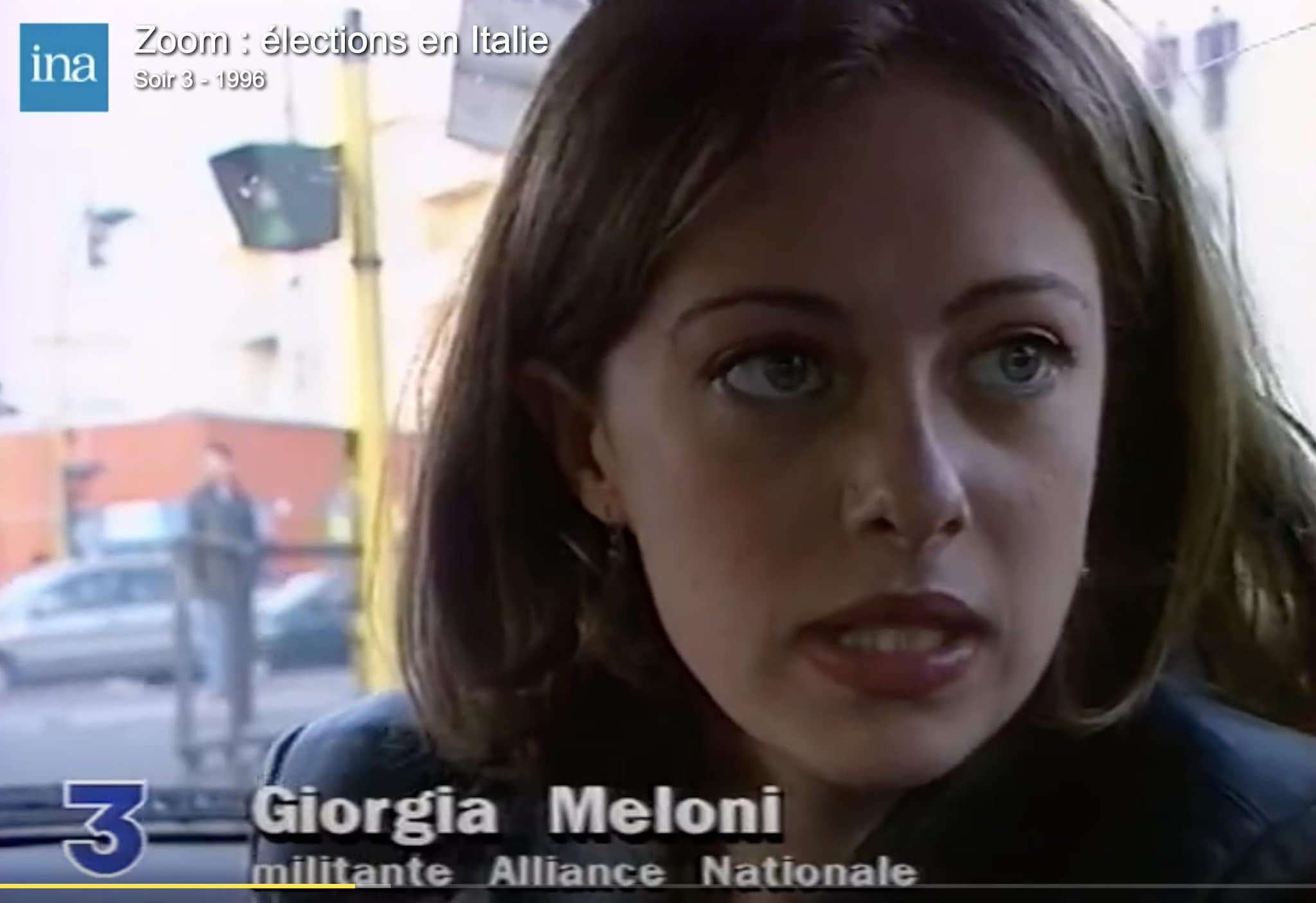 Il video in cui una giovanissima Meloni dice che Mussolini è