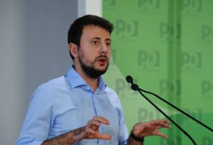 Bufera sul post antisemita di Raffaele La Regina, candidato con il Pd
