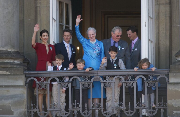 La famiglia reale danese (Wikimedia).