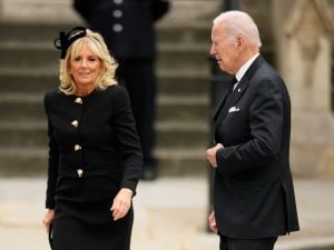biden-e-jill-funerali-300x225.jpg