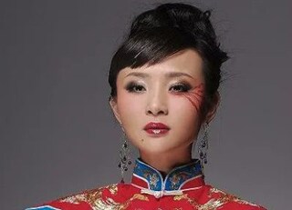 Diva dell'Opera cinese muore per complicazioni da Covid a 40 anni: "Virus da prendere seriamente"