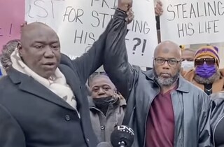 Dopo 25 anni nel braccio della morte torna libero ma viene ucciso mentre partecipa a un funerale