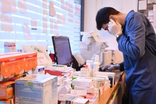 Carenza di farmaci, in Italia ne mancano 3200: quali sono e perché, l'esperto risponde