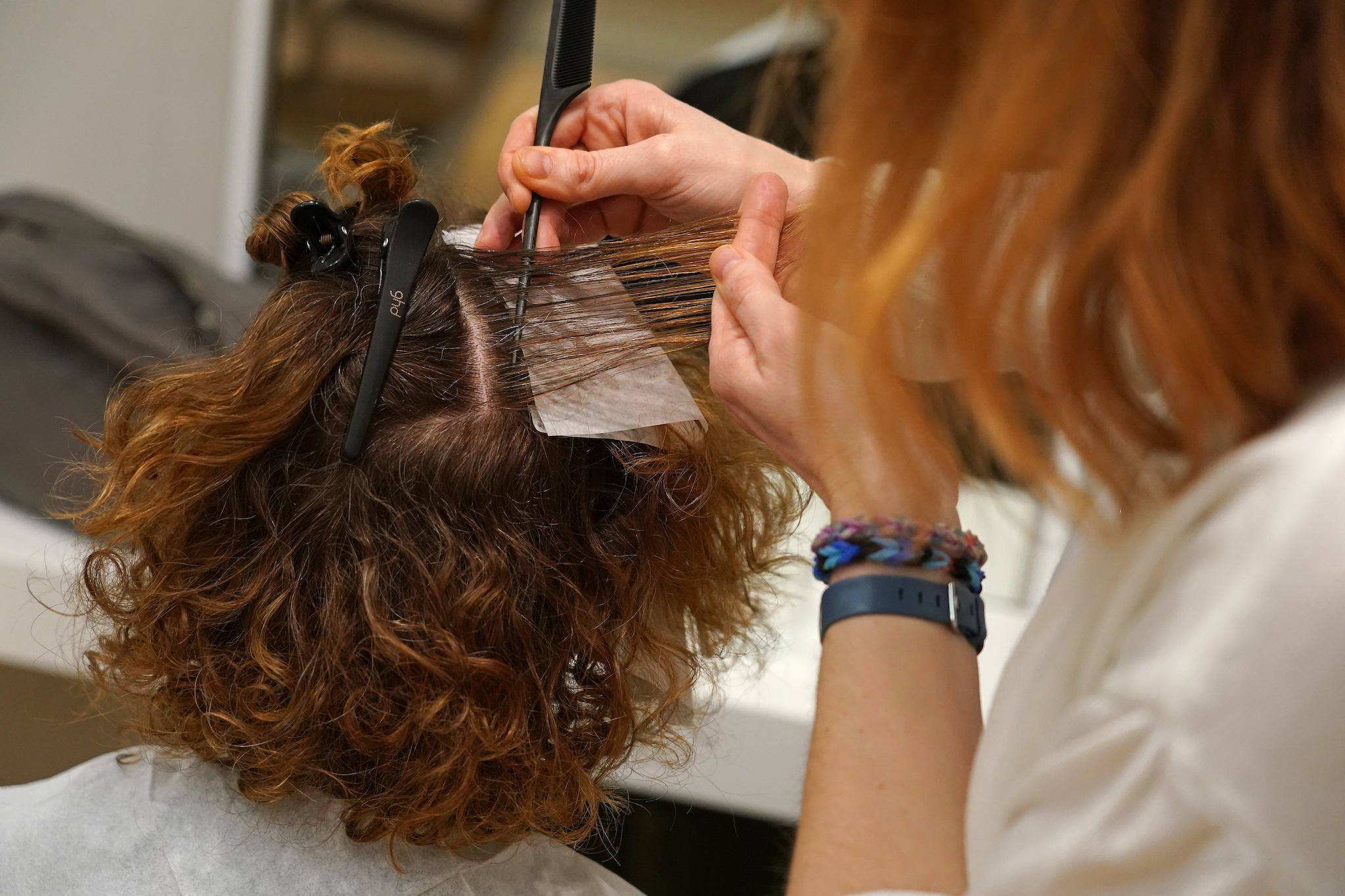 La Lega vuole che ci siano meno parrucchieri e barbieri, cosa dice la proposta di legge