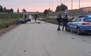 Scontro frontale sulla "strada della morte" Andria-Trani: morti due ragazzi, altri sei feriti
