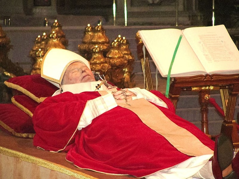 Giovanni Paolo II (da Wikimedia).
