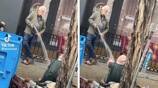 Gallerista d'arte "annaffia" una senzatetto sul marciapiede: "Spostati". Indignazione sui social